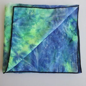 “Versatile Blue Microfiber Towel: Perfect for Gym and Yoga".